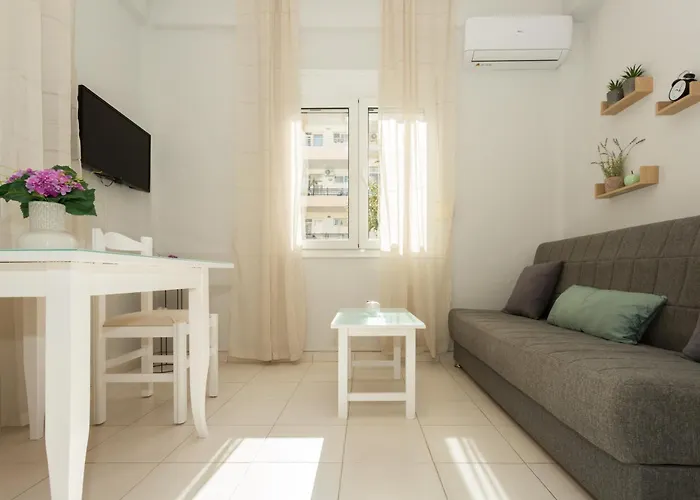 Eleni Apartments