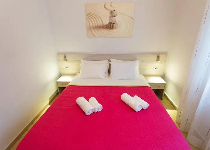Eleni Apartments