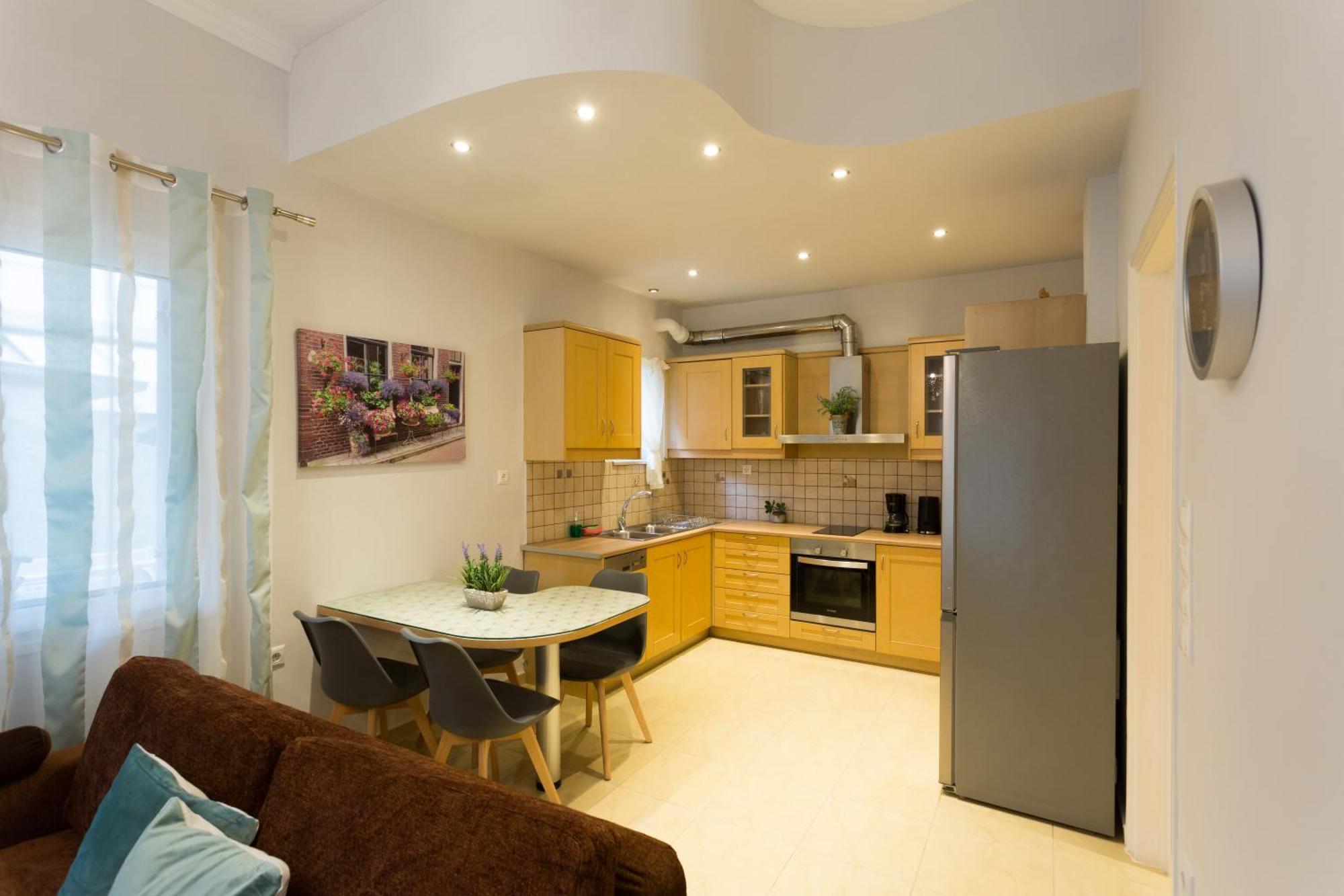 Eleni Apartament *